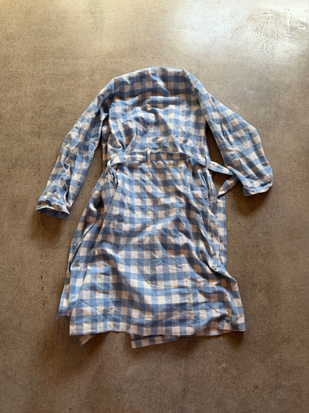 NWOT Heather Taylor Home Luxury Gingham Blue and White Checkered Art Robe